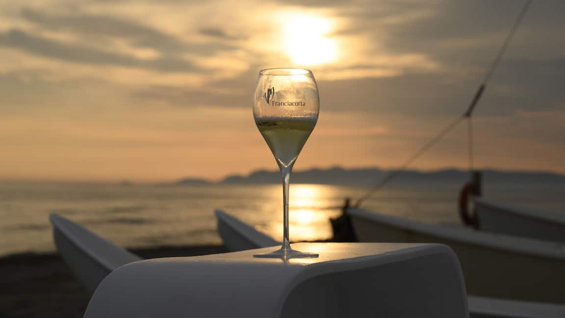Sinergie tra toponimi • I Festival Franciacorta itineranti fanno tappa in Versilia
