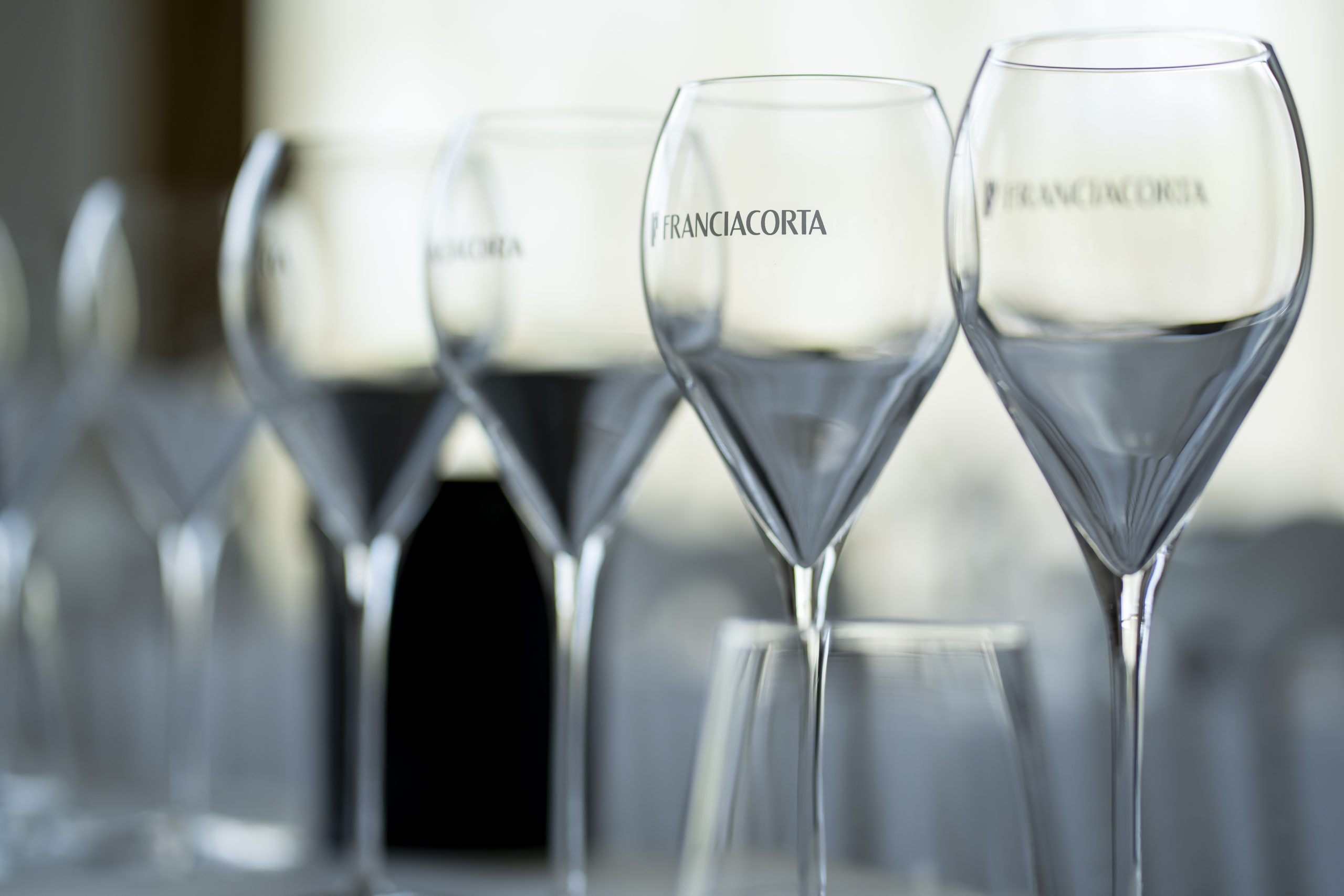 Tra grandi hotel, tasting esclusivi e lifestyle internazionale: così Franciacorta si prepara a fare il giro del mondo